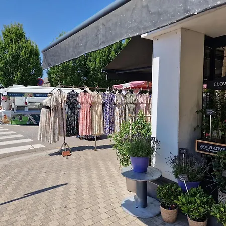 Le Clos Du Centre Du Neubourg, Très Proche Du Golf&château Du Champ De Bataille Hébergement de vacances Le Neubourg