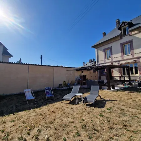 Hébergement de vacances Le Clos Du Centre Du Neubourg, Très Proche Du Golf&château Du Champ De Bataille Le Neubourg