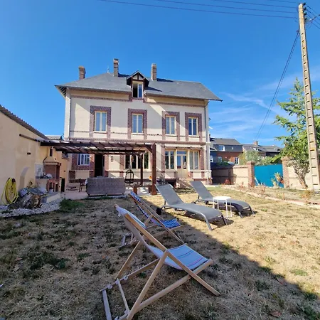 Hébergement de vacances Le Clos Du Centre Du Neubourg, Très Proche Du Golf&château Du Champ De Bataille *